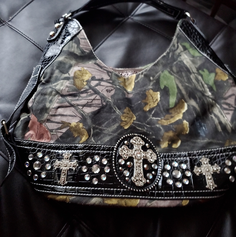 Camo purse with sequin crosses